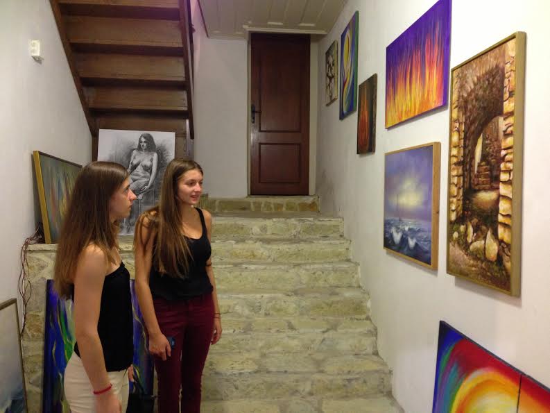 Εντυπωσιακή η έκθεση ζωγραφικής της Πέρσας Παρίσσου στην Κυπαρισσία!