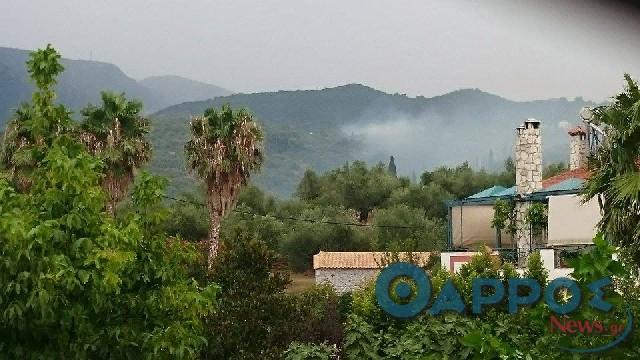 Κεραυνός έβαλε φωτιά