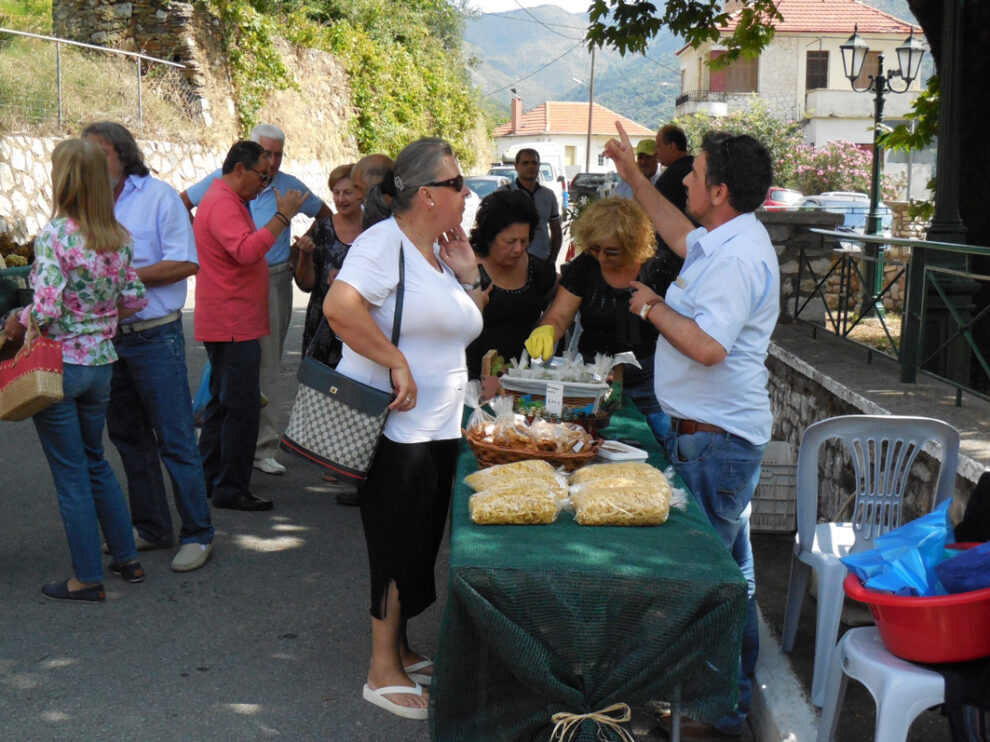 Πετυχημένη η αυγουστιάτικη αγορά τοπικών προϊόντων στην Αρτεμισία