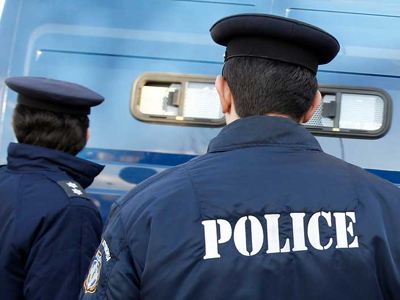 Αστυνομικοί συνελήφθησαν για εκβίαση, κατάχρηση εξουσίας, παράβαση καθήκοντος και δωροληψία υπαλλήλου