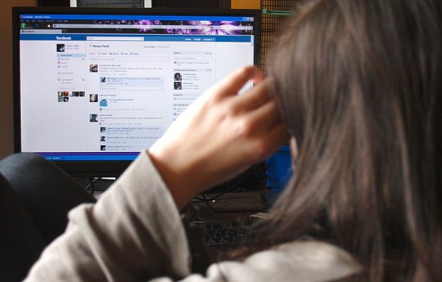 Εκβίαζε 14χρονη ότι θα δημοσιεύσει άσεμνες φωτογραφίες που του είχε στείλει μέσω Facebook