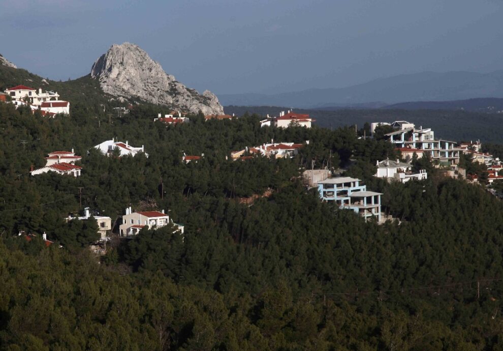 Γεμίζει με αυθαίρετα κτίσματα η Μεσσηνία