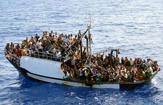Οι 200 μετανάστες πάνε Ιταλία & ένας στο Γ.Ν. Καλαμάτας