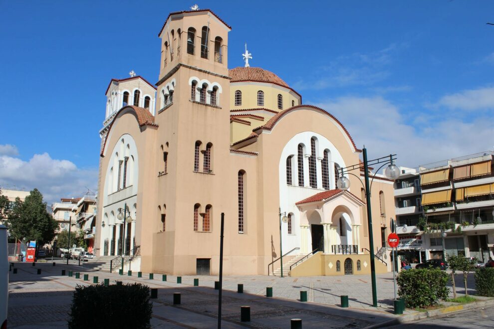 6 χρόνια κάθειρξης σε Ρουμάνο επαίτη  για μαχαίρωμα στην Πλατεία “Ταξιαρχών”