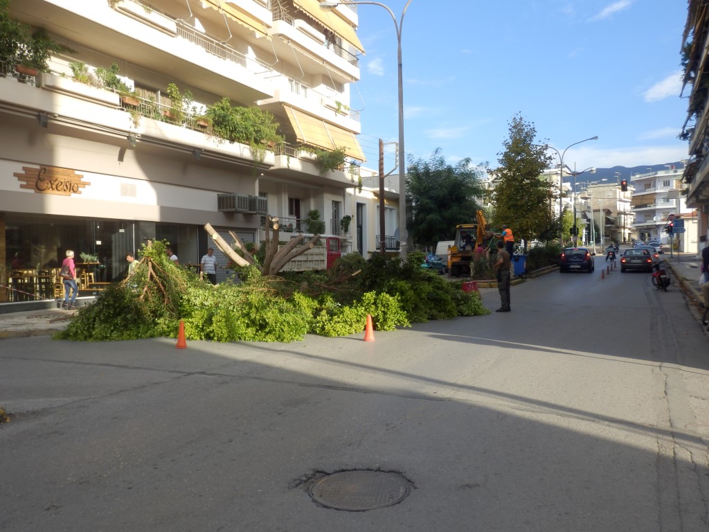 Εργασίες σε οδούς και περιοχές της Καλαμάτας
