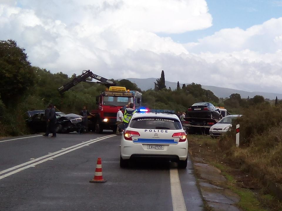 Τροχαίο στην Ε.Ο. Καλού Νερού – Τσακώνας (φωτογραφίες)