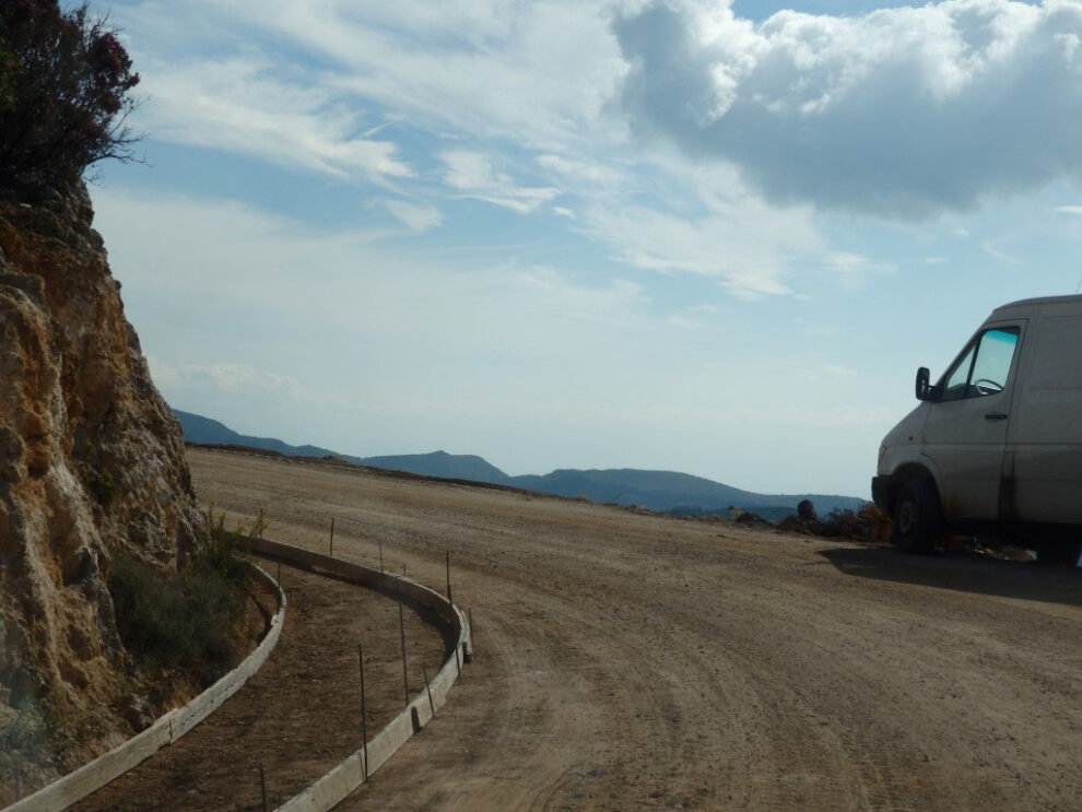 Σε εξέλιξη η παρέμβαση στη Βέργα – 600.000  ευρώ για 2,5 χιλιόμετρα