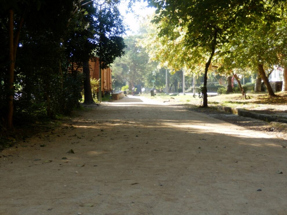 Ολοκληρώθηκε η δαπεδόστρωση στο Δημοτικό Πάρκο Σιδηροδρόμων