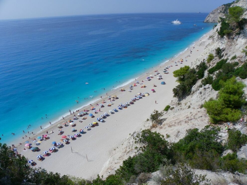 “Εξαφανίστηκε” η πανέμορφη παραλία των Εγκρεμνών στη Λευκάδα ύστερα από το φονικό σεισμό (βίντεο)