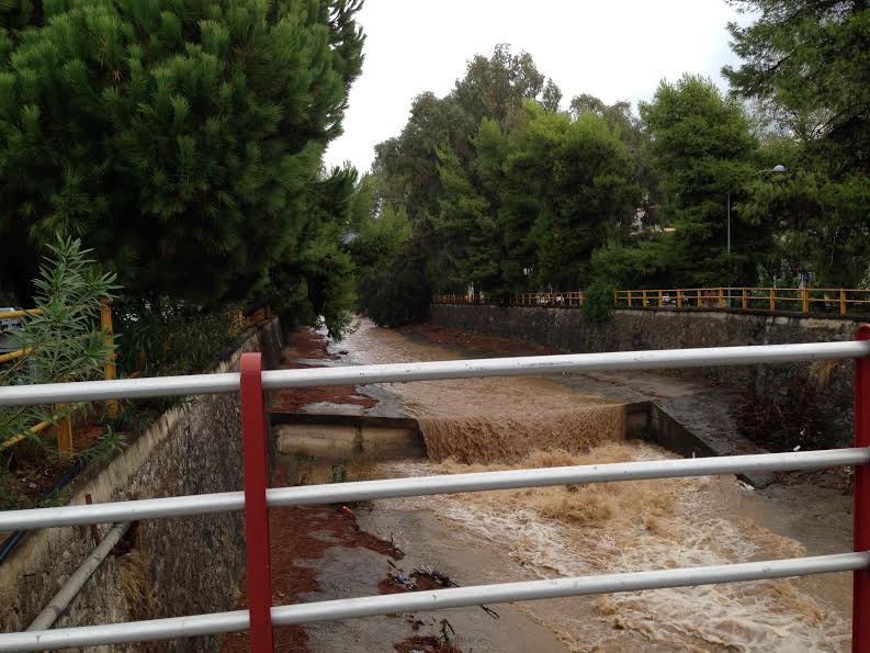 Κοκκίνισε η θάλασσα