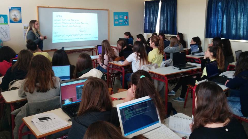 CodeGirls 2.0 – Επιστρέφει το διαδραστικό πρόγραμμα προγραμματισμού για κορίτσια!