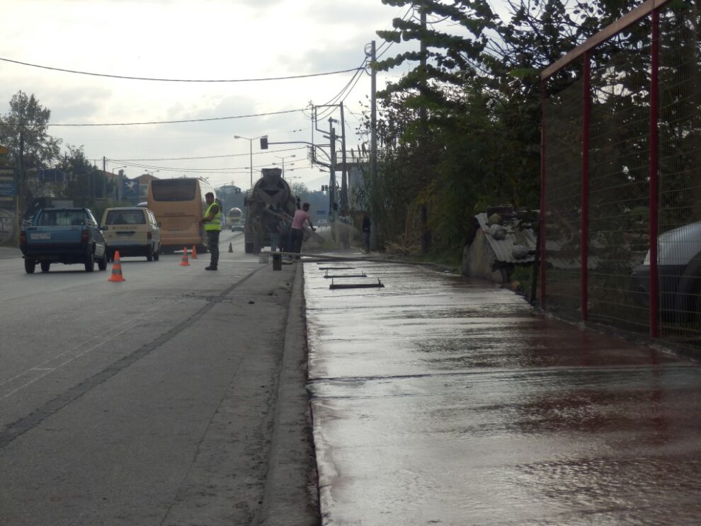 Ολοκληρώθηκε η κατασκευή πεζοδρομίων στο Ασπρόχωμα