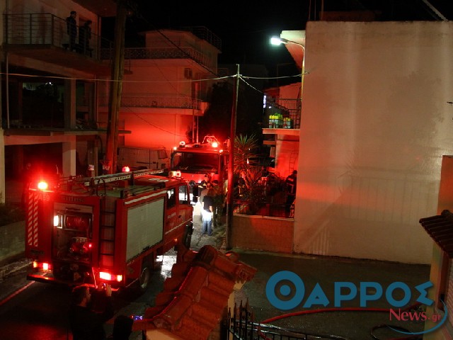Μονοκατοικία στην Καλαμάτα τυλίχθηκε στις φλόγες (φωτογραφίες και βίντεο)