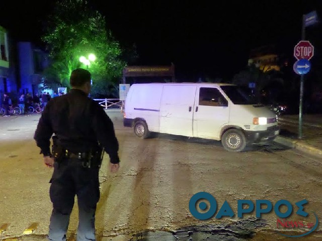 Αυτοκίνητο προσέκρουσε σε πεζοδρόμιο της Αριστομένους (φωτογραφίες)