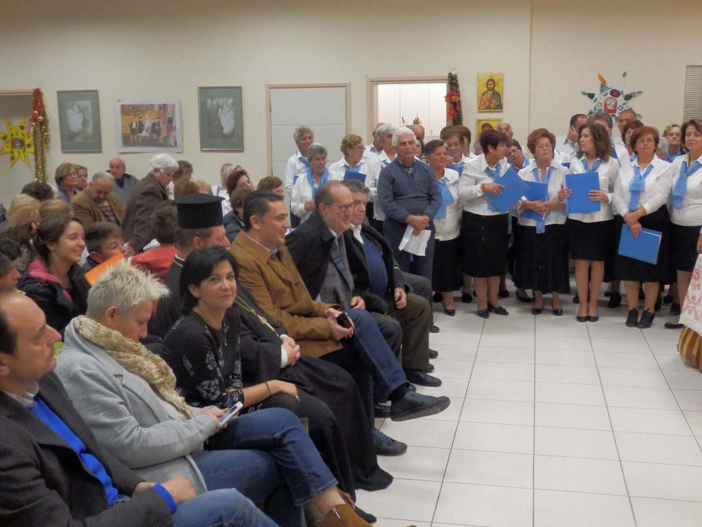 Χριστουγεννιάτικη γιορτή με όρθιους στο Β’ ΚΑΠΗ Καλαμάτας (φωτογραφίες)