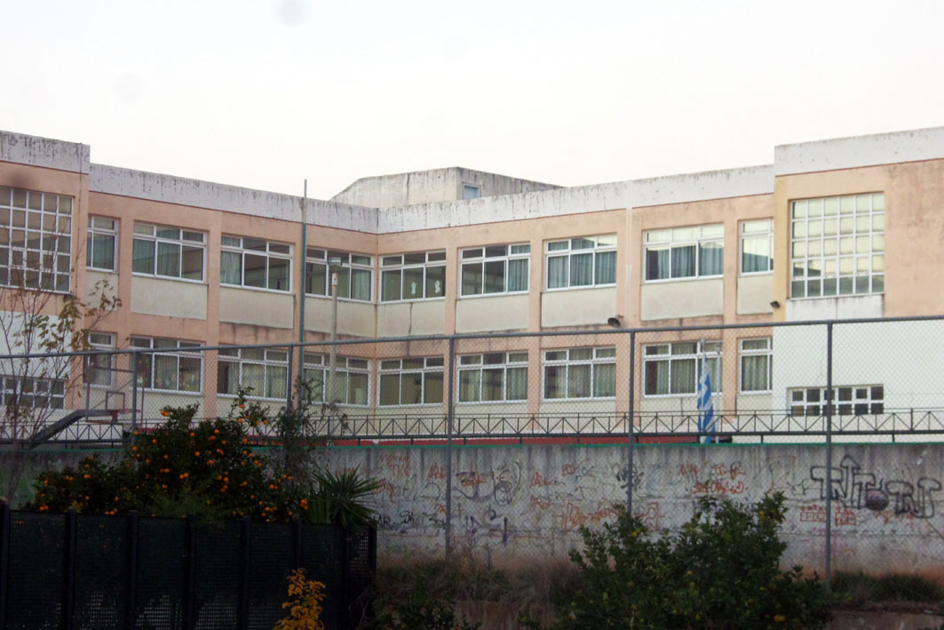 Μαθήτρια βούτηξε στο κενό από παράθυρο του β΄ ορόφου σε σχολείο της Καλαμάτας