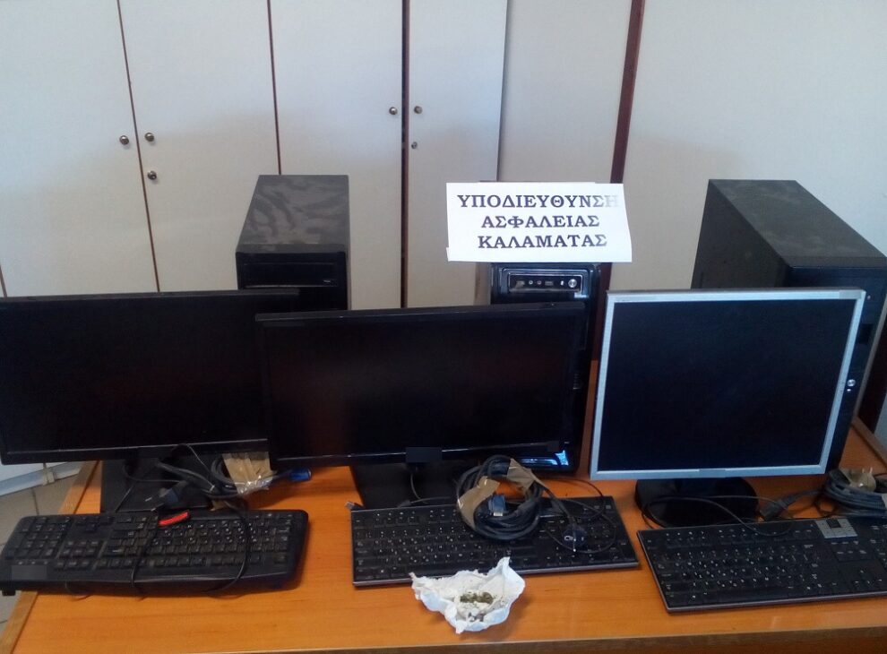4 άτομα με χειροπέδες από τη χθεσινή έφοδο αστυνομικών σε καφετέρια στο κέντρο της Καλαμάτας