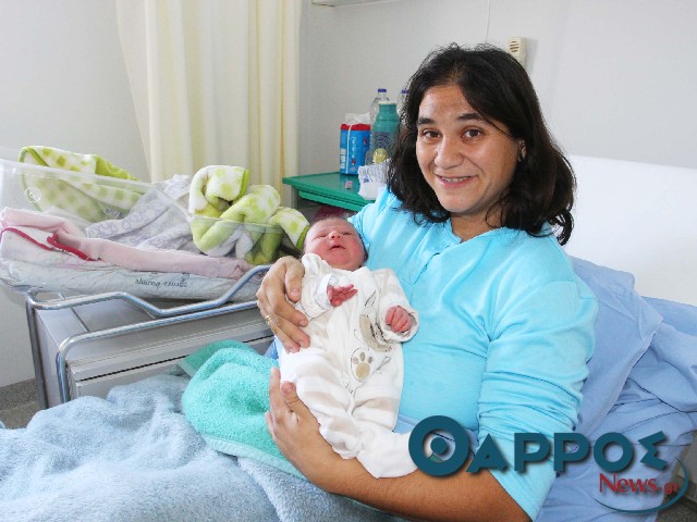 Στο δρόμο προς το Νοσοκομείο γεννήθηκε το πρώτο μωρό της Μεσσηνίας για το 2016