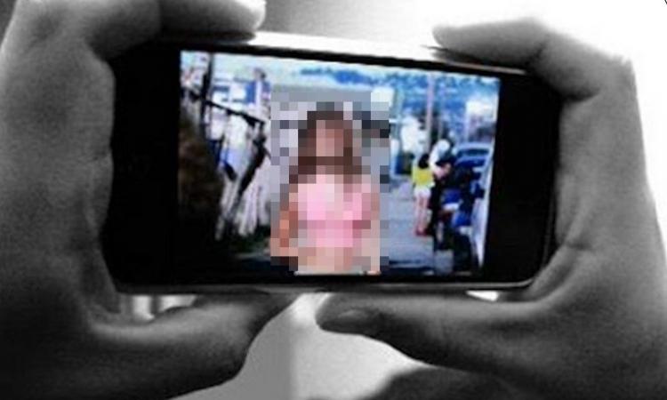 Σύλληψη “αστραπή” στο κέντρο της Καλαμάτας για κατοχή παιδικού πορνογραφικού υλικού