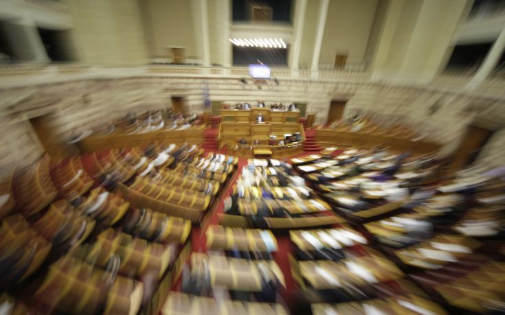 Απολύθηκαν 7 ακόμη υπάλληλοι της Βουλής για πλαστά πτυχία