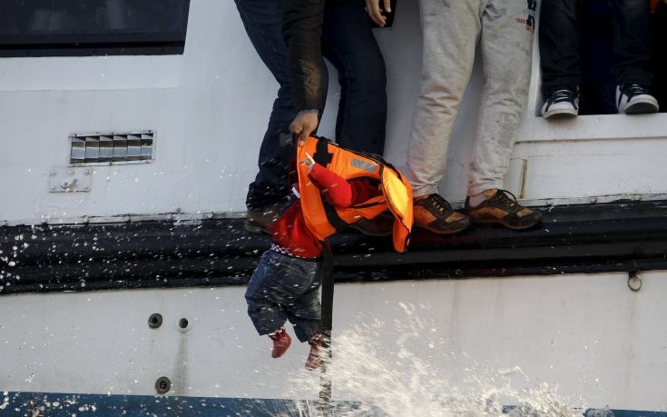 Υγρός τάφος ξανά το Αιγαίο: Νεκροί 21 πρόσφυγες σε δύο ναυάγια