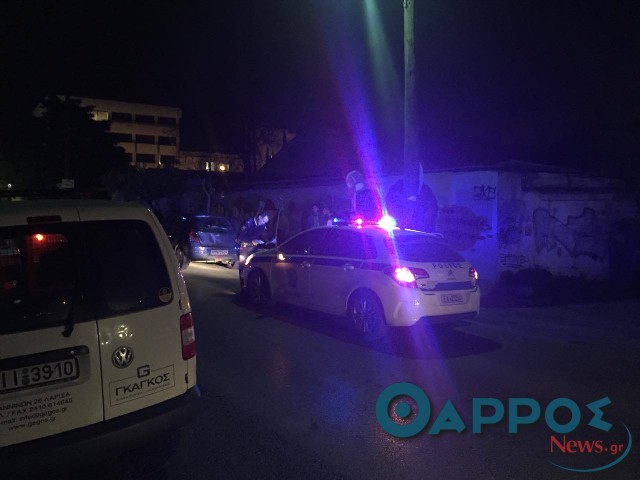 Μηχανάκι προσέκρουσε σε παρκαρισμένο αυτοκίνητο (φωτογραφίες)