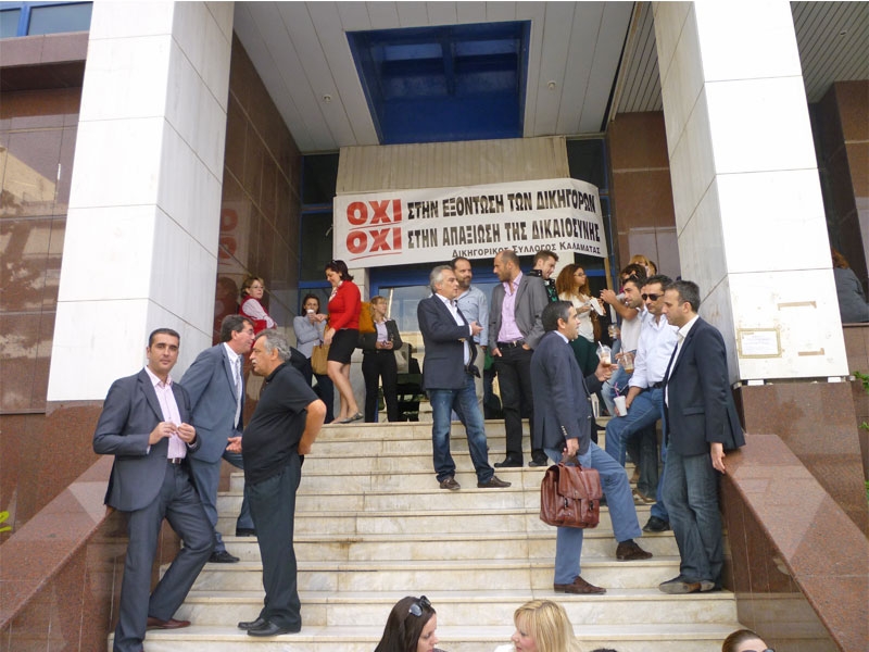 Όταν θα ανεμίζουν τα κασκόλ και οι… γραβάτες