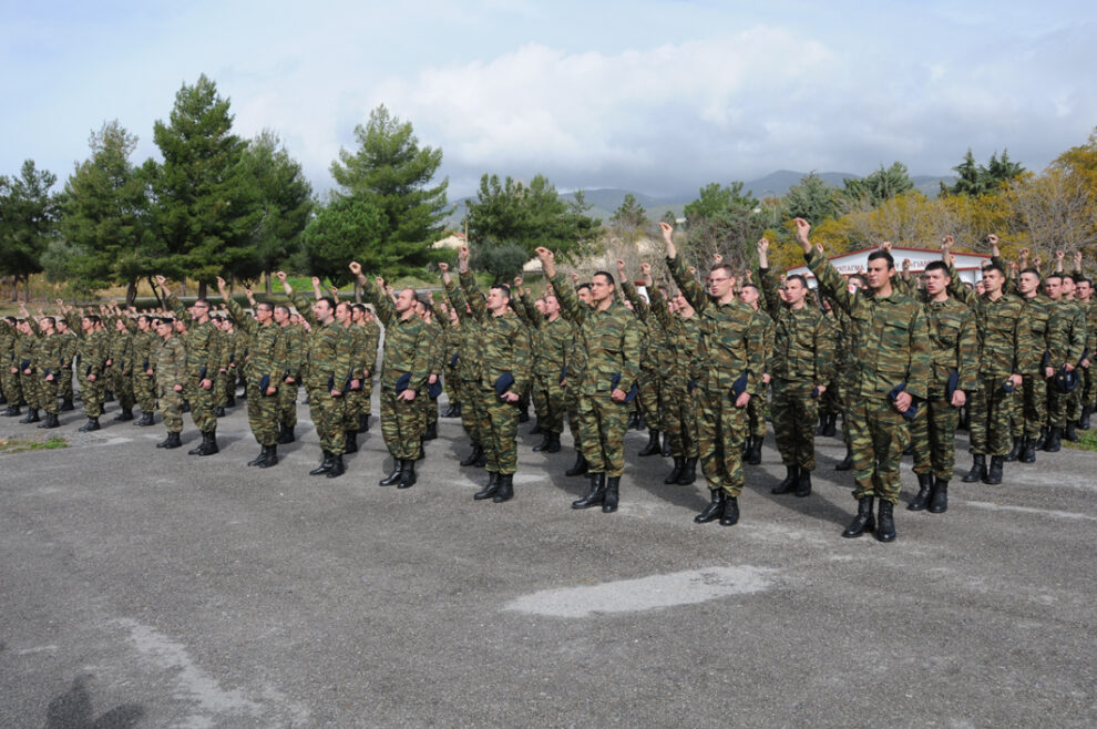 Ορκωμοσία 400 οπλιτών σε βαρύ κλίμα λόγω του χαμού των αξιωματικών του Π.Ν.