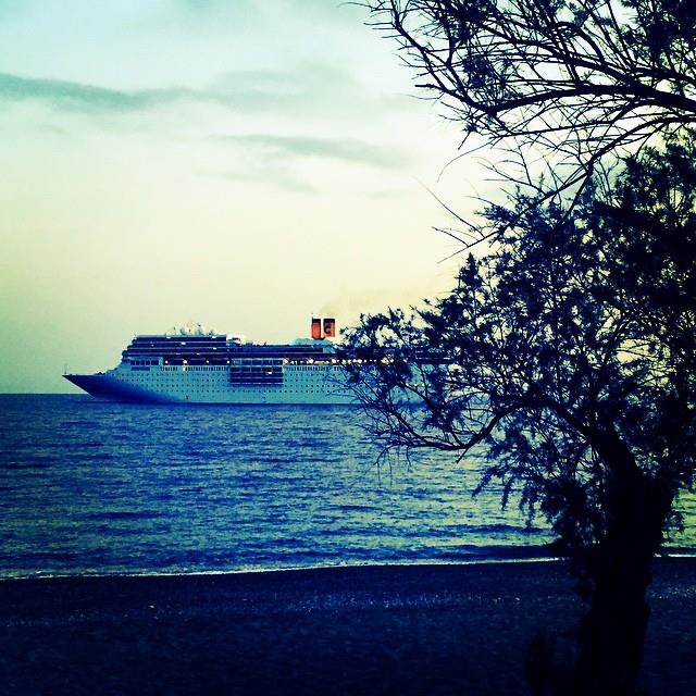 Το κρουαζιερόπλοιο “Costa Neoclassica” χθες στην Καλαμάτα με 1.254 επιβάτες