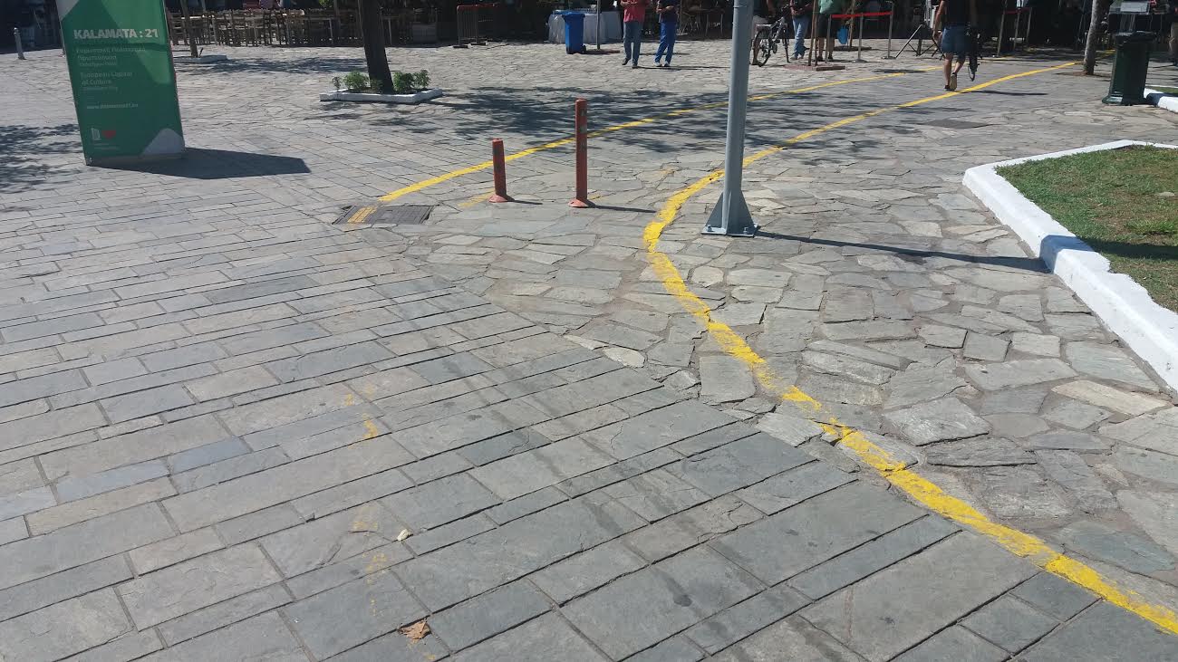 Ο ποδηλατόδρομος στην πλατεία Όθωνος