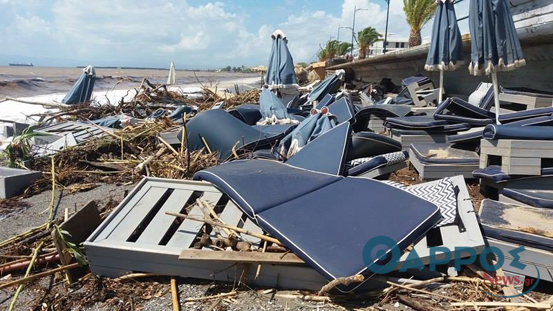Εικόνες καταστροφής και στην παραλία της Καλαμάτας. Καίριο χτύπημα στον τουρισμό