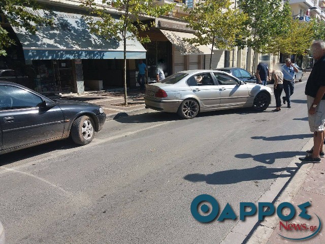 Τροχαίο στην πλατεία της Καλαμάτας (φωτογραφίες)