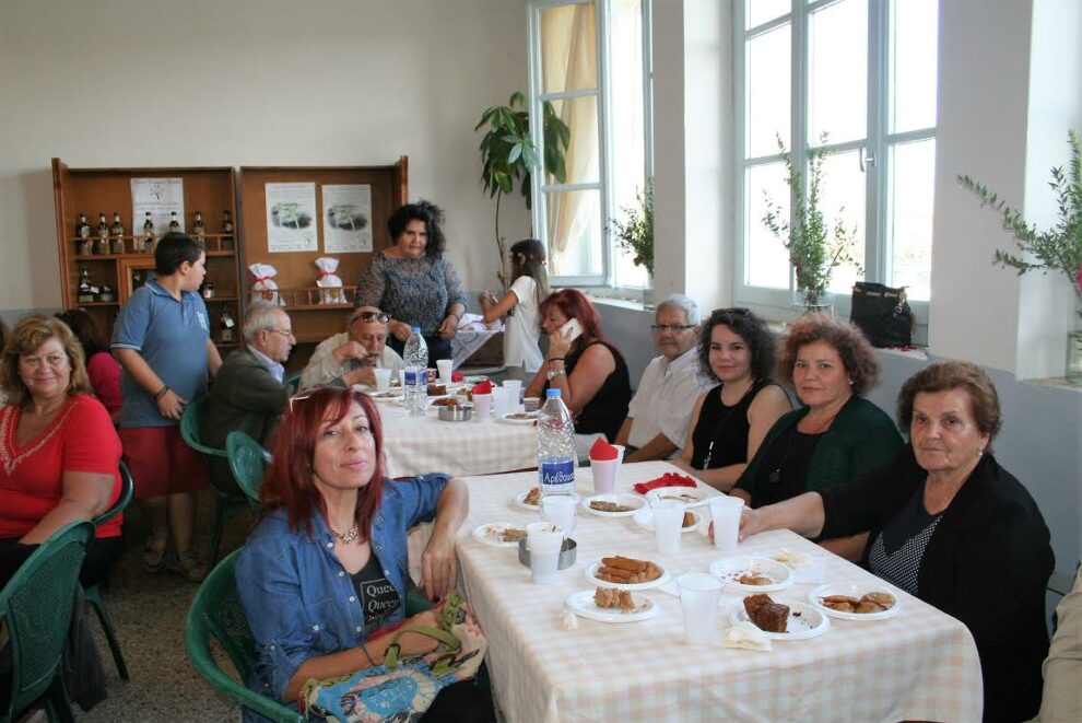 Τρύγησαν κι έφτιαξαν πετιμέζι και γλυκά οι γυναίκες της Λεύκης