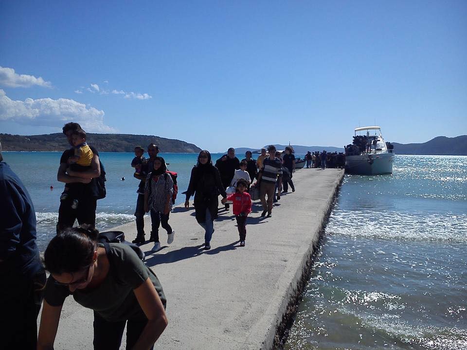 Σε αστυνομικά τμήματα οι 131 μετανάστες, δύο Τούρκοι ανάμεσά τους