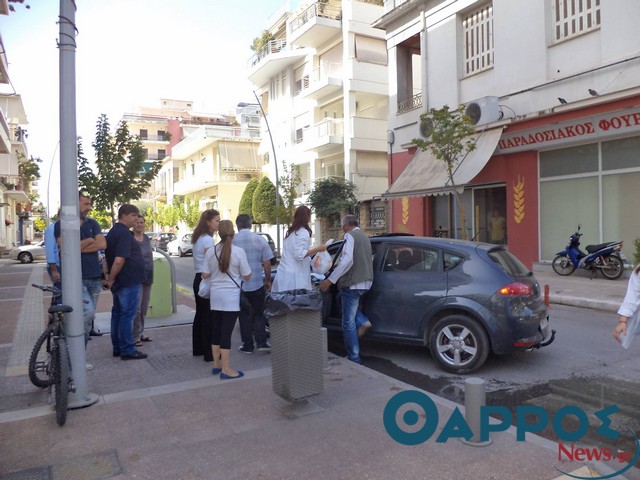 Ένα ακόμη τροχαίο στη διασταύρωση Φαρών και Πλάτωνος στην Καλαμάτα (φωτογραφίες)