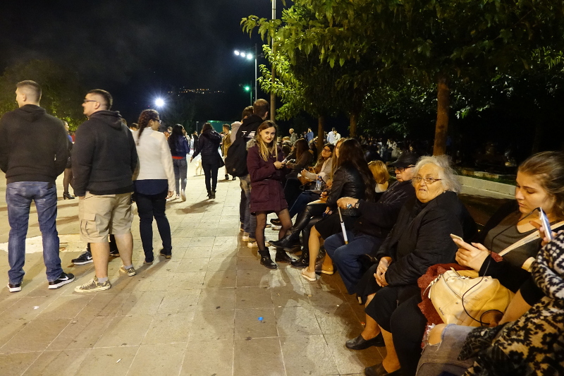 Ξενύχτησαν στους δρόμους οι κάτοικοι των Ιωαννίνων (φωτογραφίες και βίντεο)
