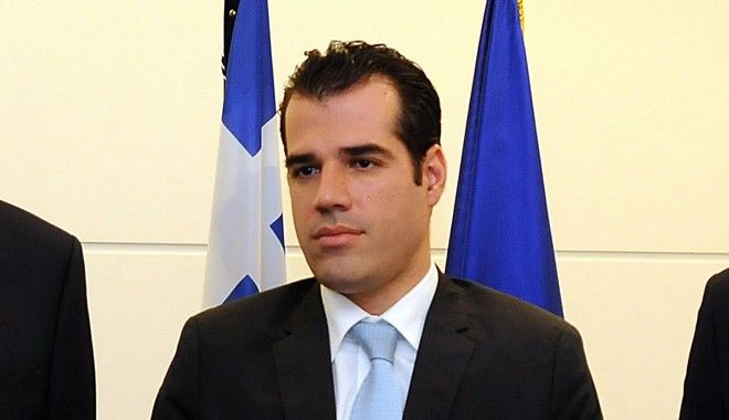 Στην εντατική ο Θάνος Πλεύρης σε κρίσιμη αλλά σταθερή κατάσταση