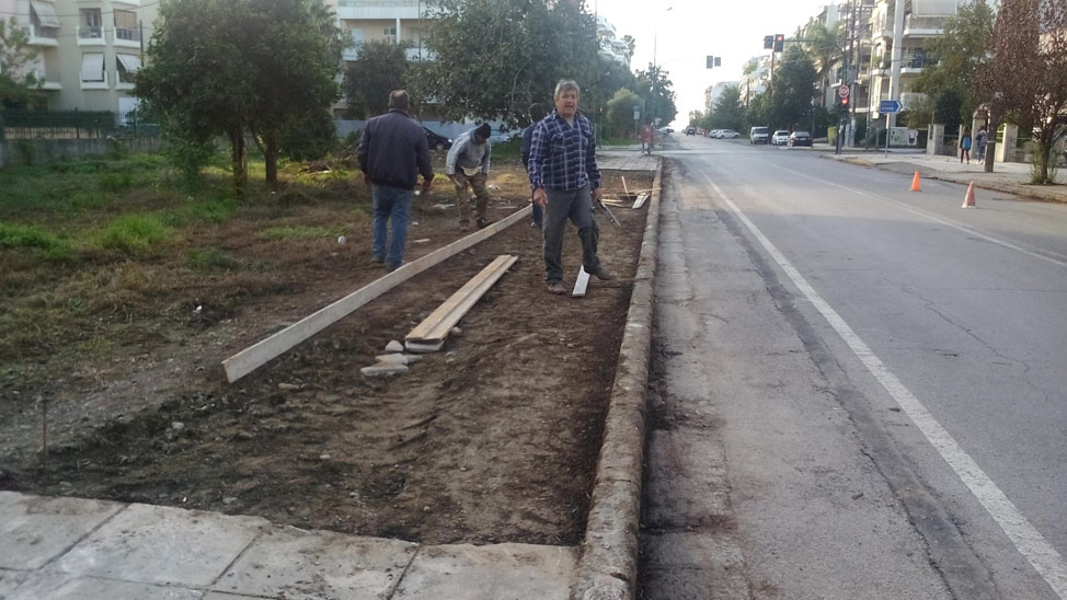 Κατασκευή του ανατολικού πεζοδρομίου στην οδό Ηρώων