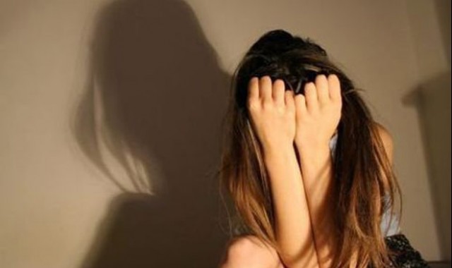 Ανήλικη βιάστηκε από τον αδερφό της