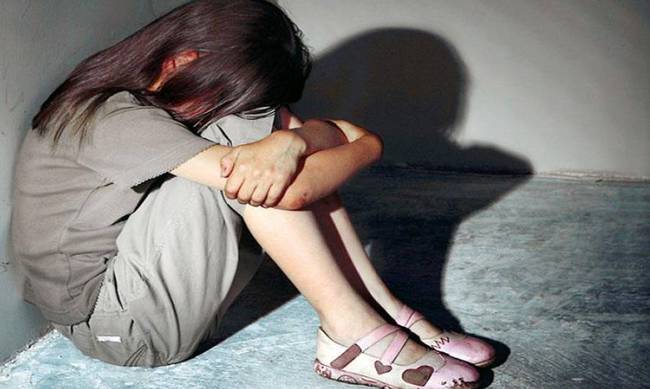 Καλαμάτα: Κάθειρξη 8 ετών σε νεαρό πατριό που ασελγούσε στη 12χρονη θετή του κόρη