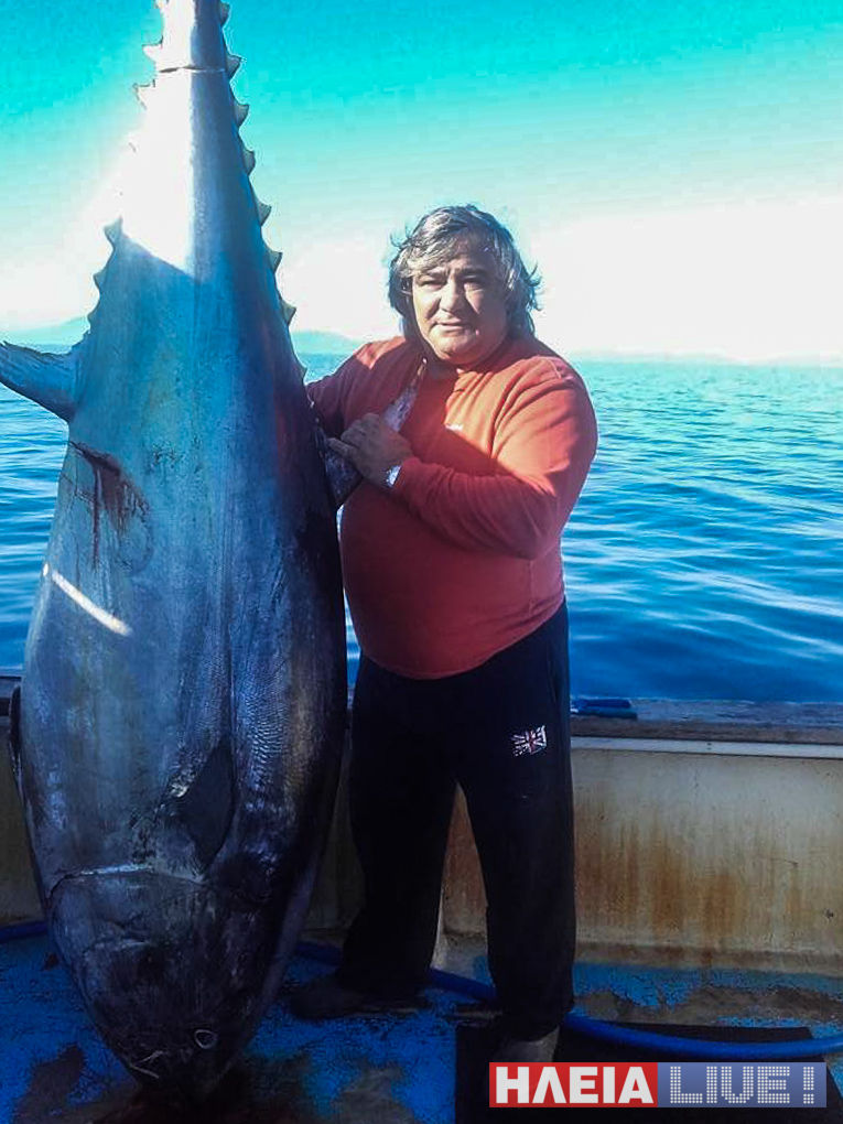 Ψαράς… έβγαλε τόνο 226 κιλών