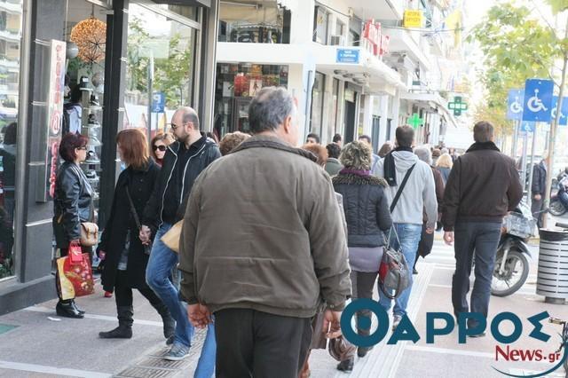 Ελπίζουν οι έμποροι στις χειμερινές εκπτώσεις που ξεκινούν σήμερα