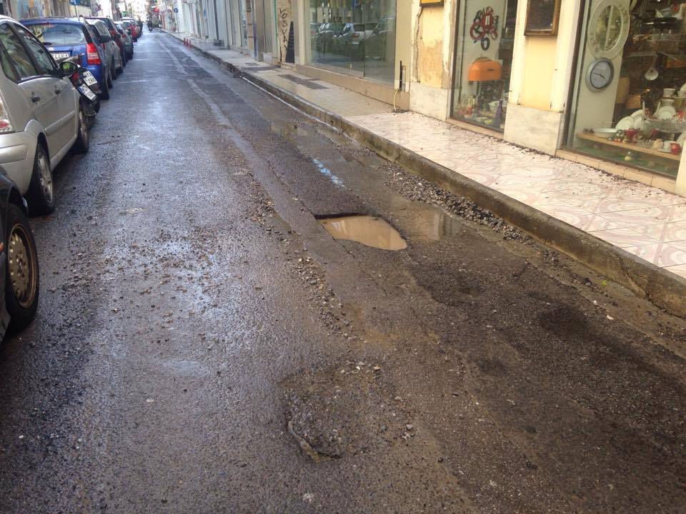 «Κρατήρας» στο κέντρο της Καλαμάτας