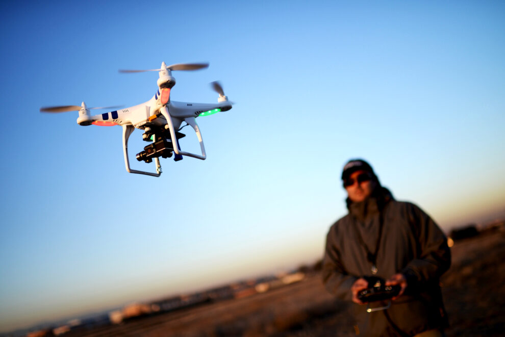 Υποχρεωτική η δήλωση όλων των drones – Εξετάσεις για άδεια χειριστή