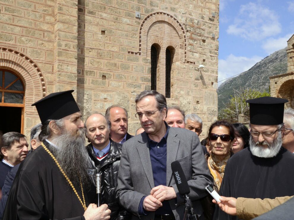 Τριπλό το μήνυμα της παρουσίας του Αντώνη Σαμαρά του Αγίου Χαραλάμπους στα Φιλιατρά