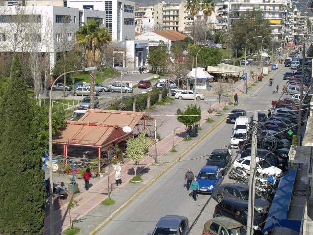 «Τυφλό»… το δυτικό πεζοδρόμιο της Αριστομένους