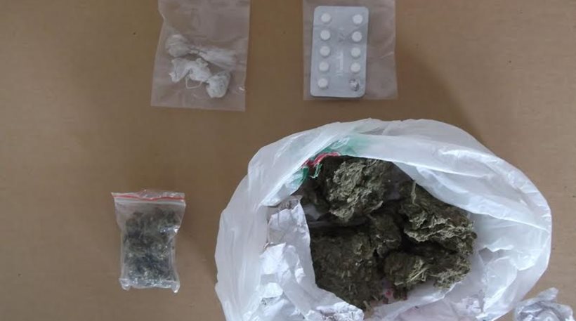 Σύλληψη τριών ατόμων για χασίς, ηρωίνη και χάπια