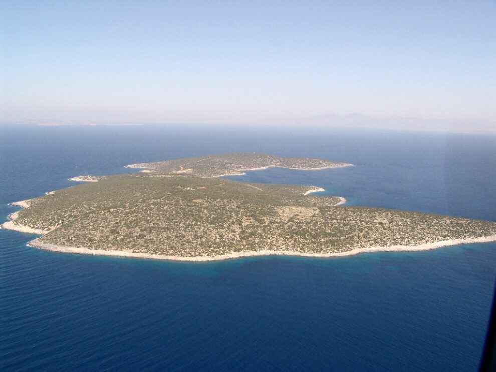 Βολές με πραγματικά πυρά από τουρκικό πλοίο δίπλα στο Φαρμακονήσι!