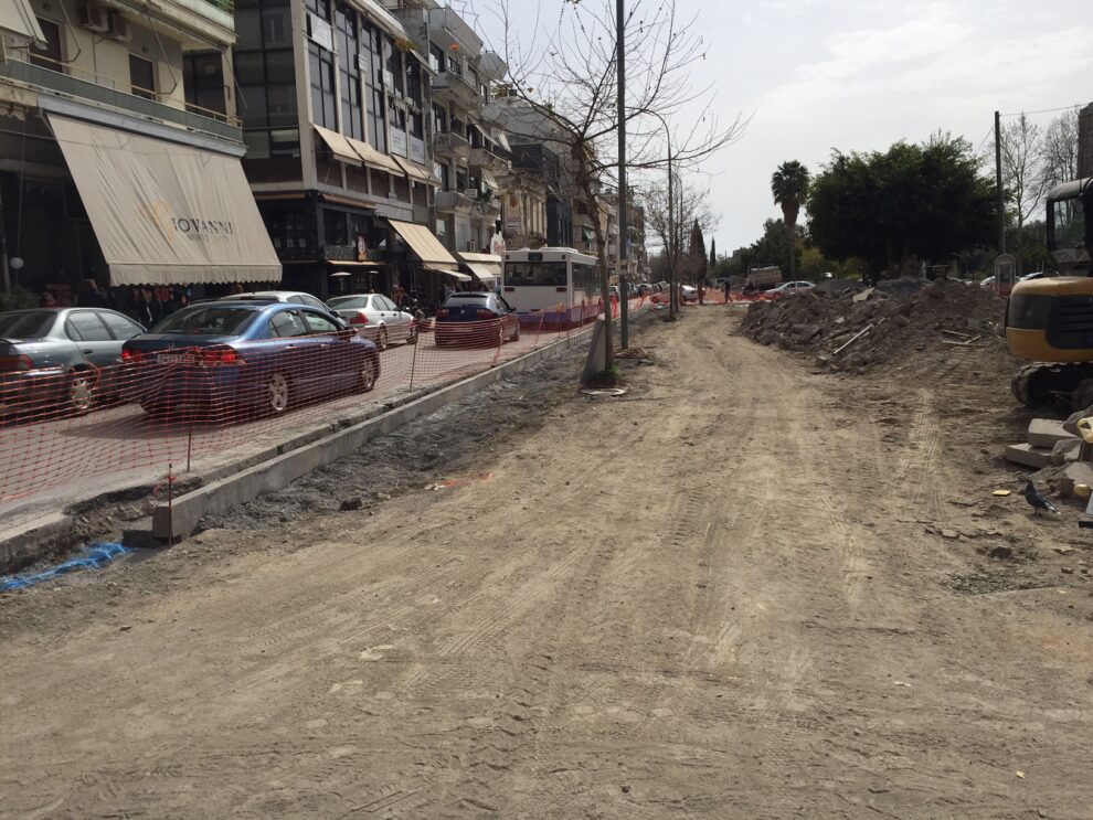 Η ανάπλαση στα «ουζάκια»  χωρίς όδευση τυφλών