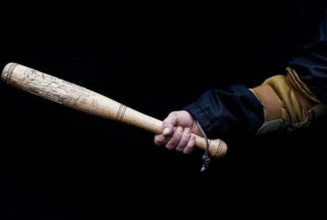 57χρονος κατηγορείται πως τραυμάτισε με ρόπαλο συγχωριανό του